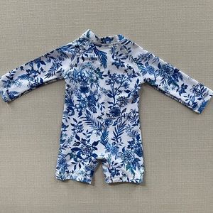 NWOT - MOTT50 - Baby Long Sleeve Sunsuit - Blueberry Fields - 0-6 Mos